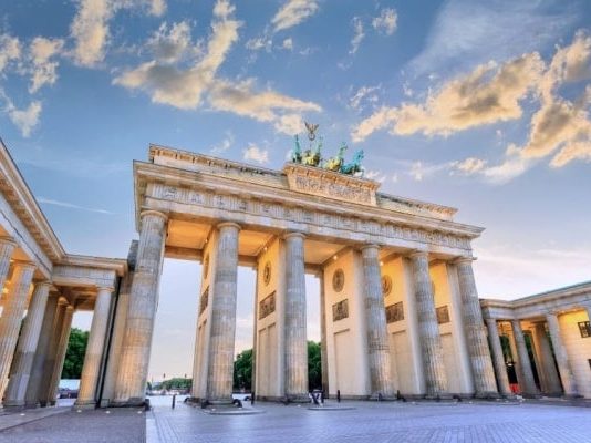 Check in cổng Brandenburg - biểu tượng hòa bình của thủ đô Berlin Đức